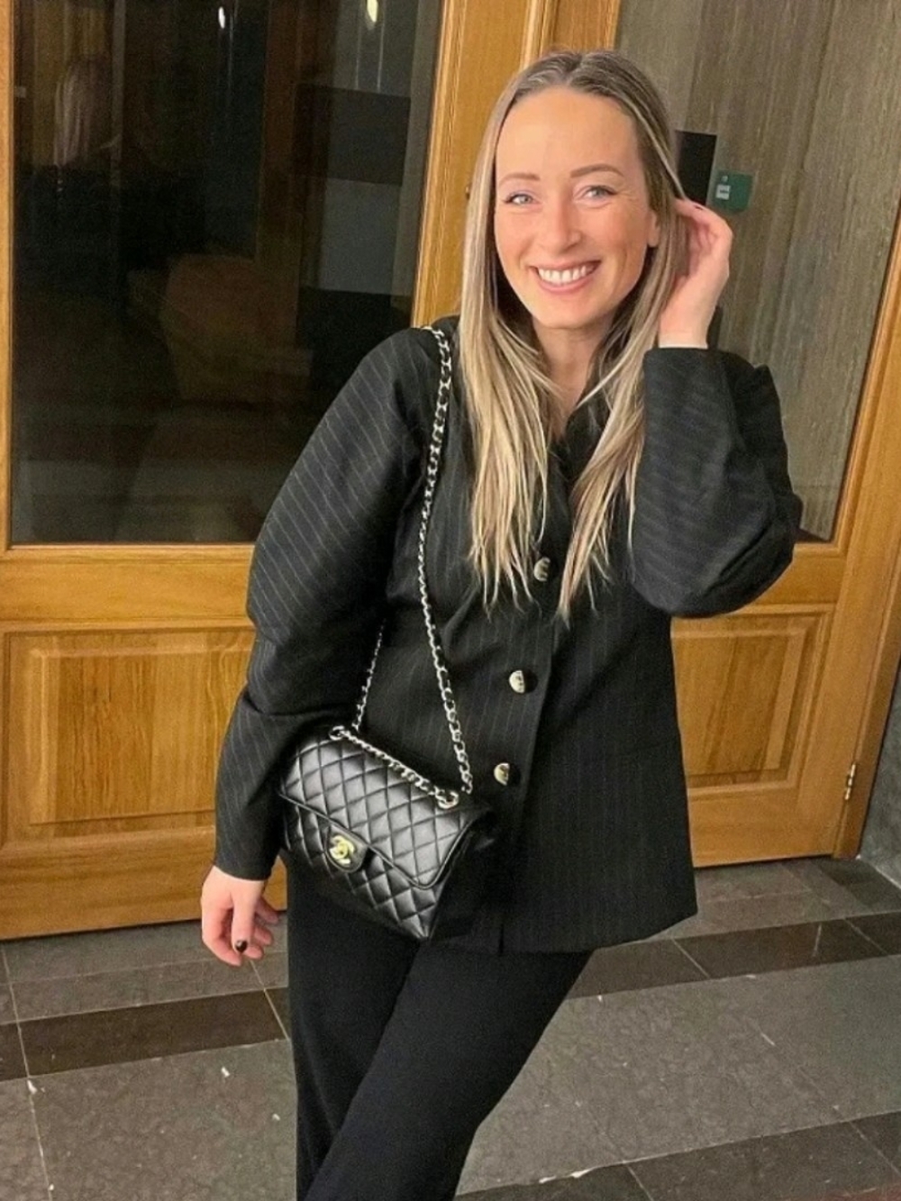 Black Quilted Shoulder Bag with Gold Hardware Luxury Designer Style - Picture 3 of 13